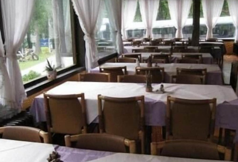 هتل Hostel Pod Voglom