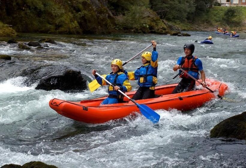 هتل Hostel Pod Voglom