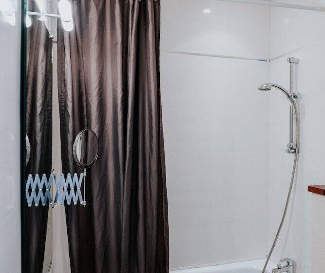 ホテル Hôtel Aux Tamaris Vue Mer