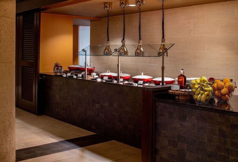 Отель Hyatt Regency Crystal City At Reagan National Airport