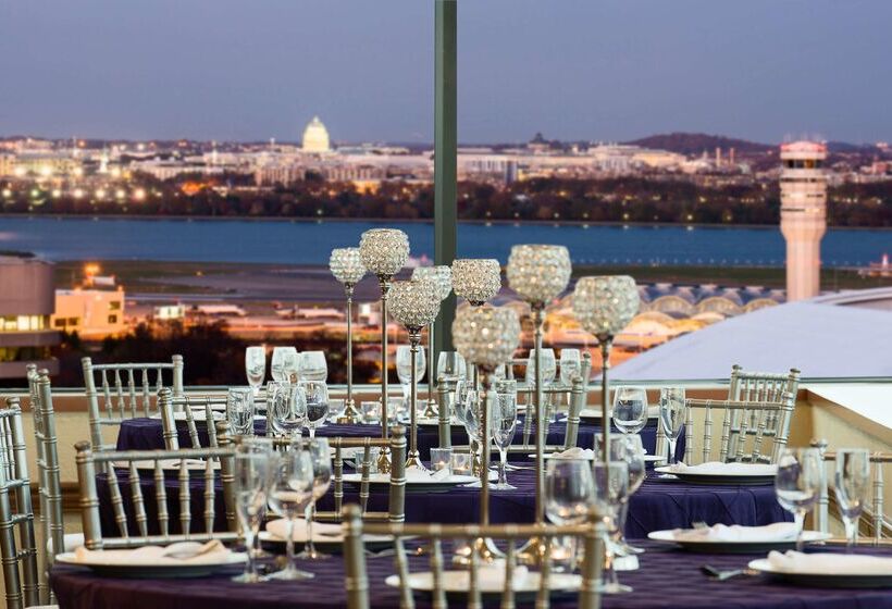 Отель Hyatt Regency Crystal City At Reagan National Airport