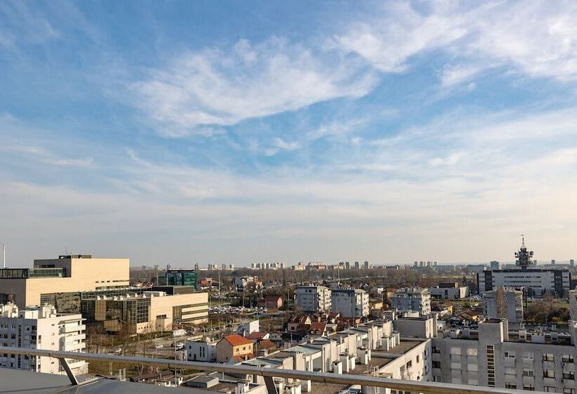 Maistra City Vibes Hotel International