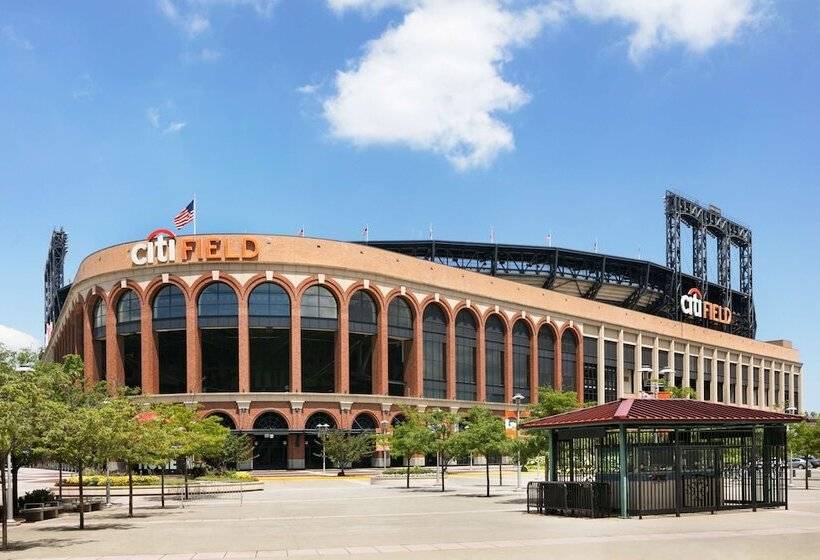 ホテル Laguardia Plaza