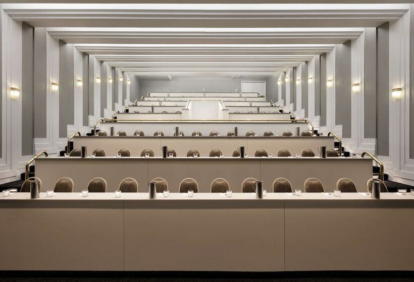 ホテル Laguardia Plaza