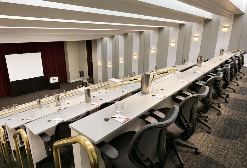 ホテル Laguardia Plaza