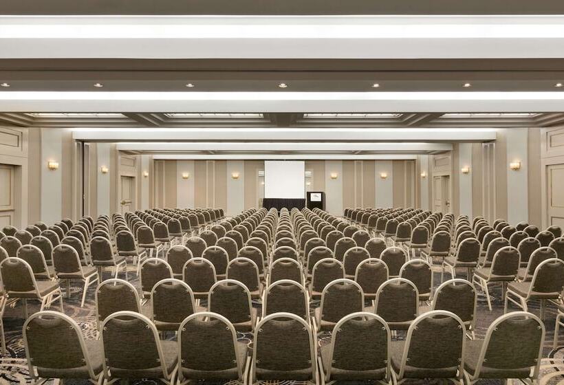 ホテル Laguardia Plaza