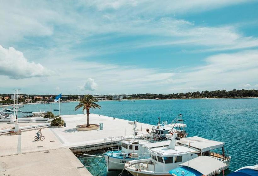 酒店 The Loža Seaside Festival