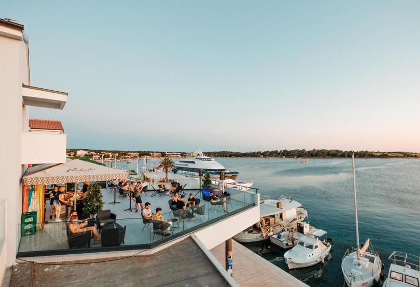 酒店 The Loža Seaside Festival