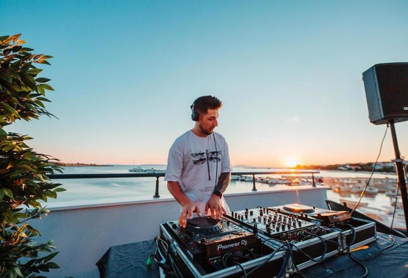 酒店 The Loža Seaside Festival