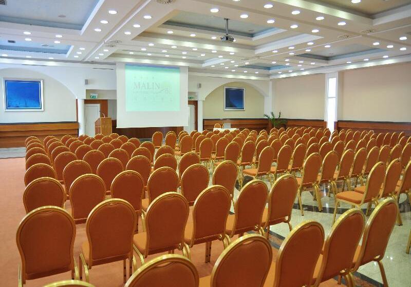 هتل Malin