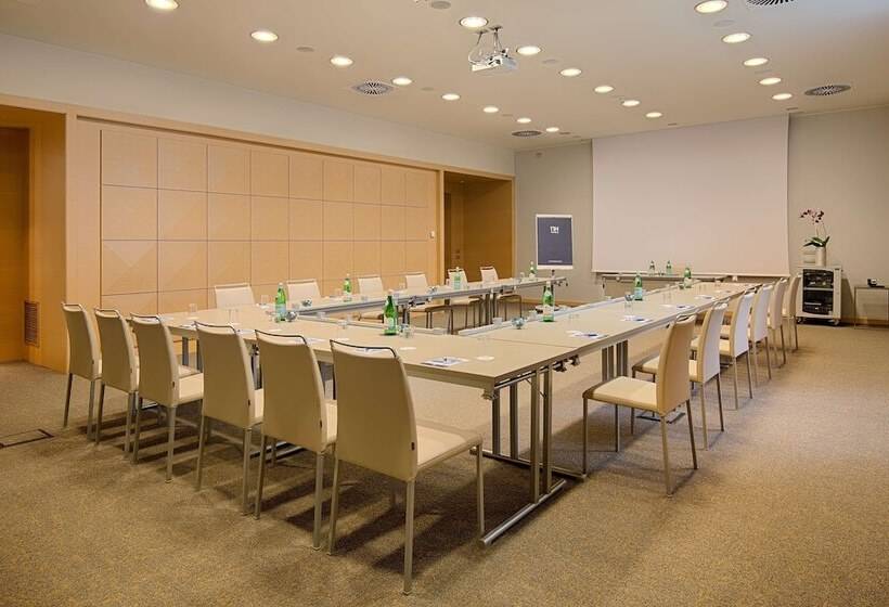 هتل NH Collection Milano Touring