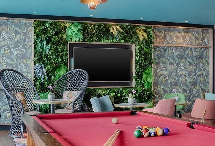 هتل NH Collection Milano Touring