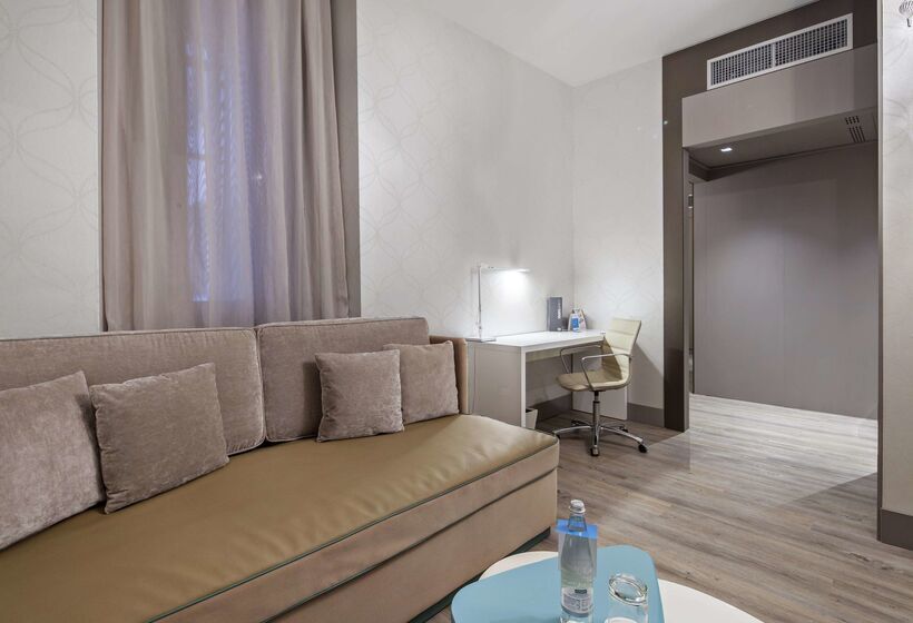 هتل NH Collection Milano Touring