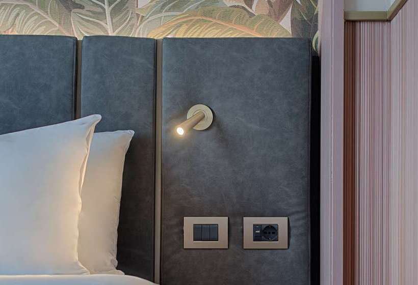 هتل NH Collection Milano Touring