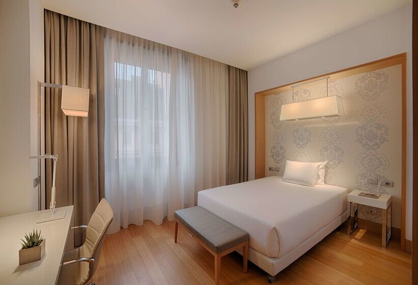 هتل NH Collection Milano Touring