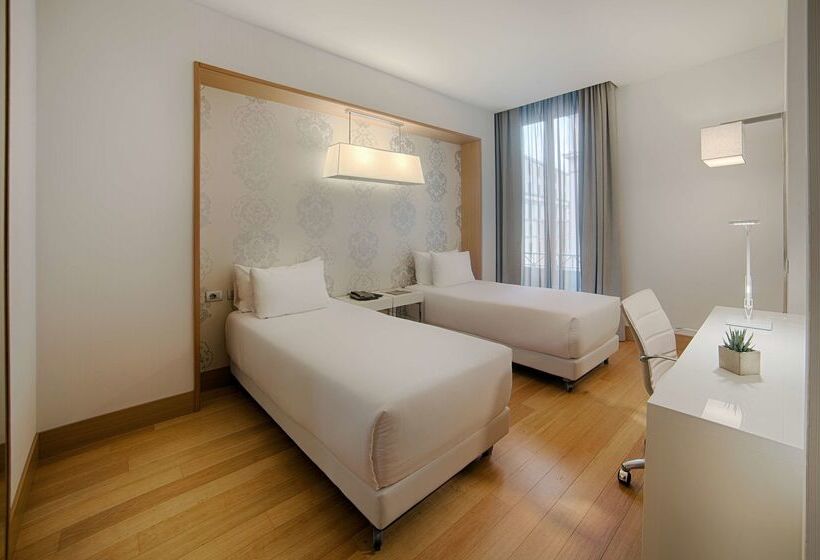 هتل NH Collection Milano Touring