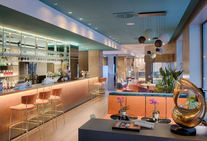 هتل NH Collection Milano Touring