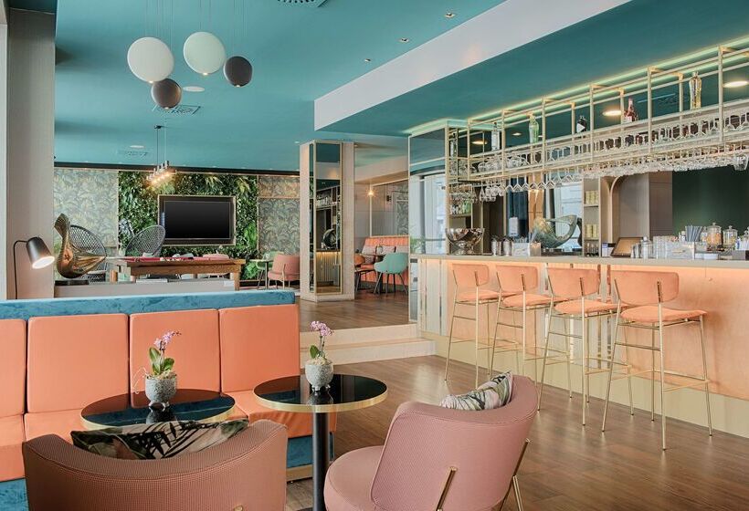 هتل NH Collection Milano Touring