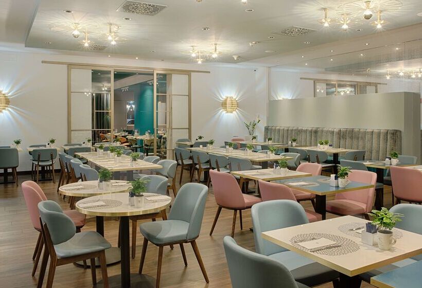 هتل NH Collection Milano Touring