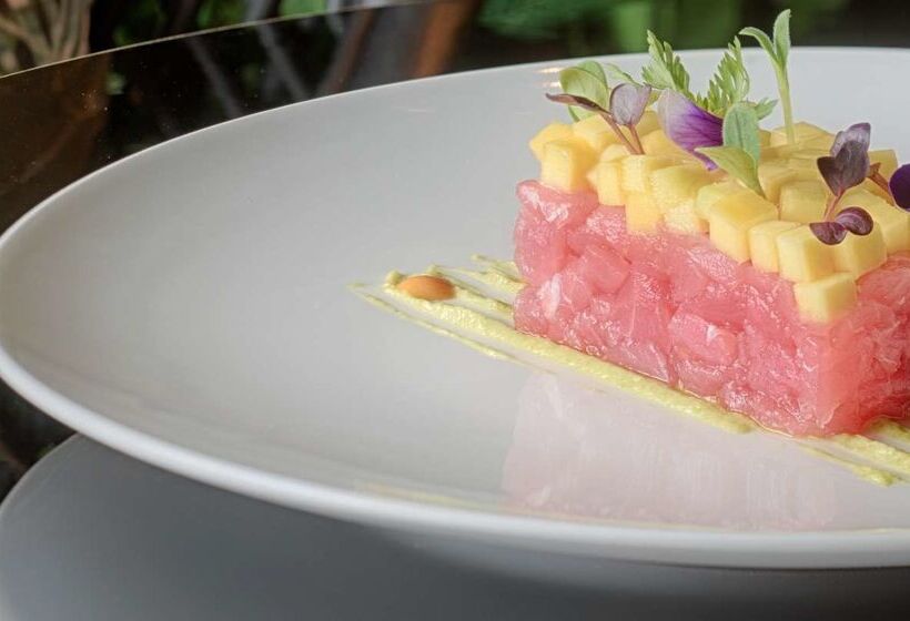 هتل NH Collection Milano Touring