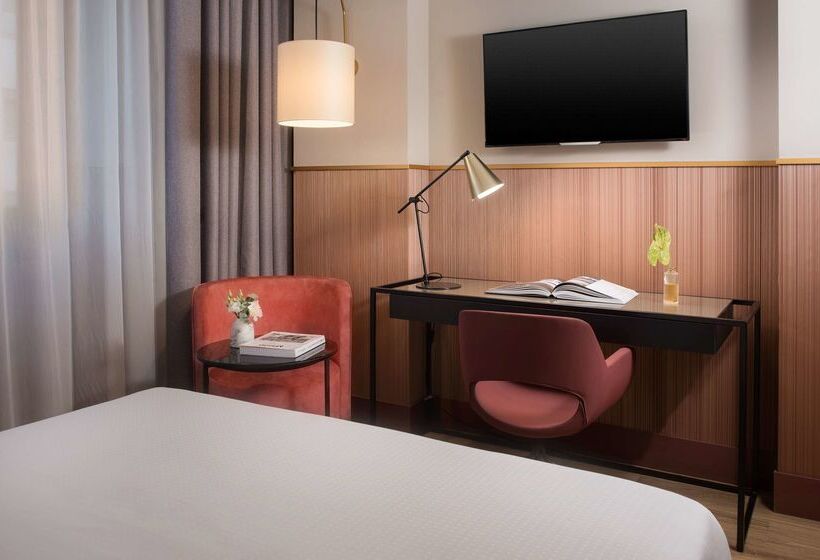 هتل NH Collection Milano Touring