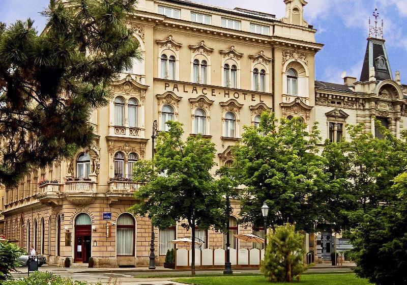 בית מלון כפרי Palace