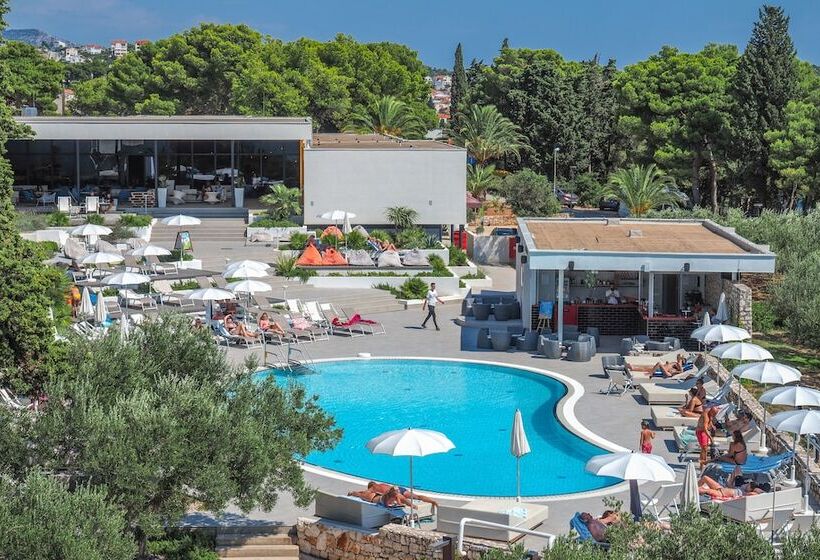 בית מלון כפרי Pharos Hvar