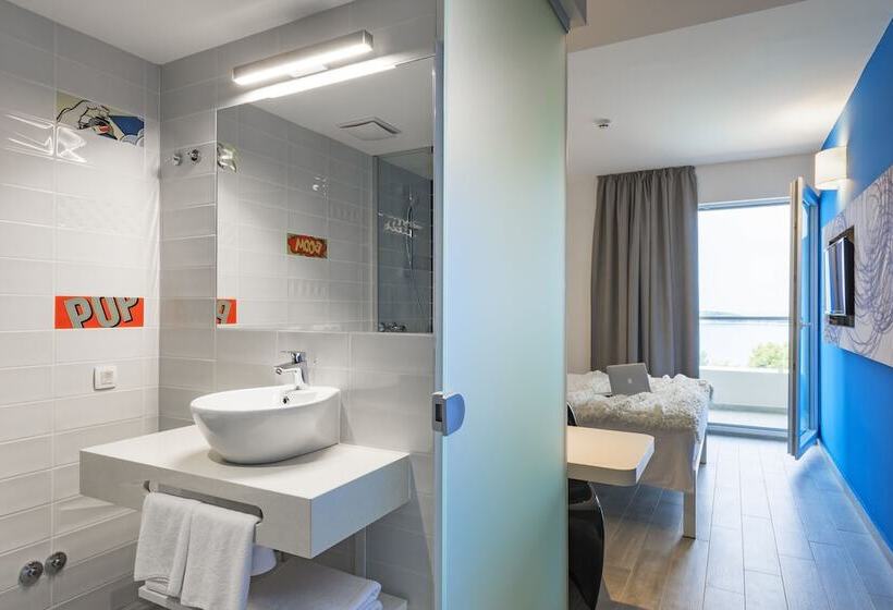 בית מלון כפרי Pharos Hvar