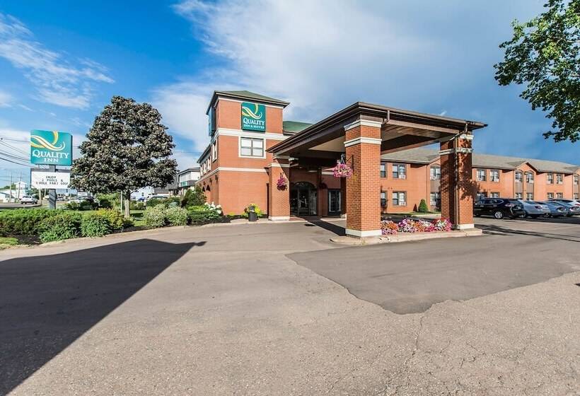 فندق Quality Inn & Suites Garden Of The Gulf