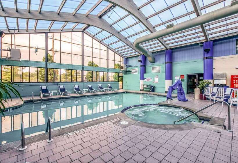 هتل Country Inn & Suites By Radisson, Muskegon, Mi