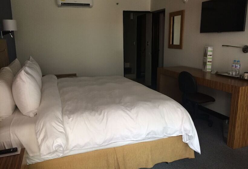 Radisson Hotel & Convention Center Toluca