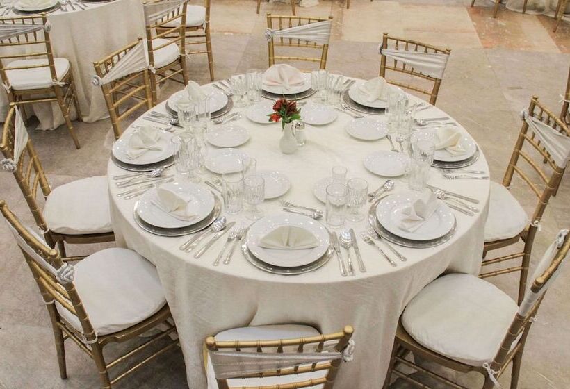 Radisson Hotel & Convention Center Toluca