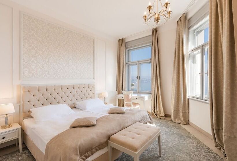 호텔 Palace Bellevue   Liburnia