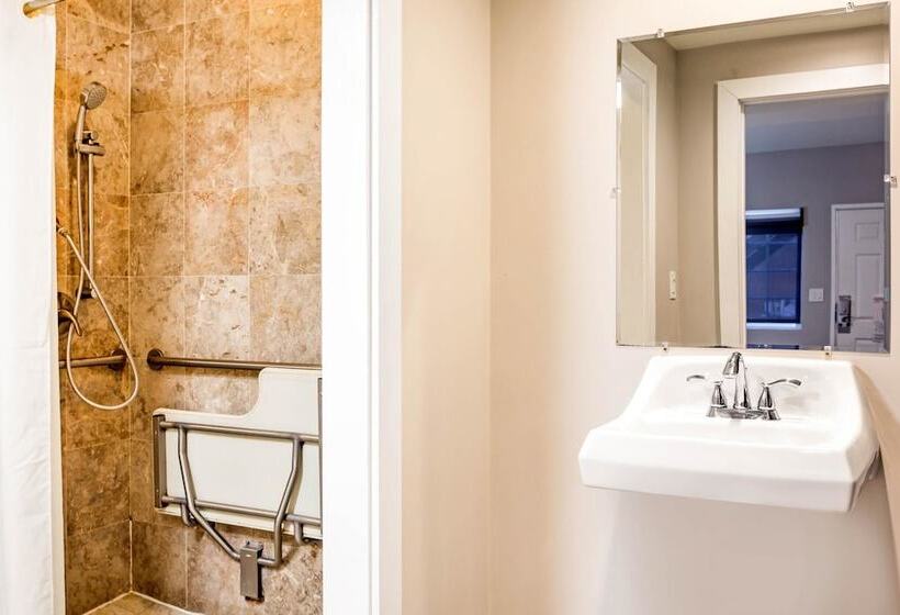 فندق Rodeway Inn Near Melrose Ave