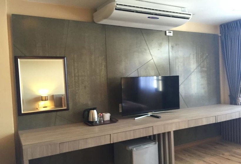 Hotel S A F E Residence Patong