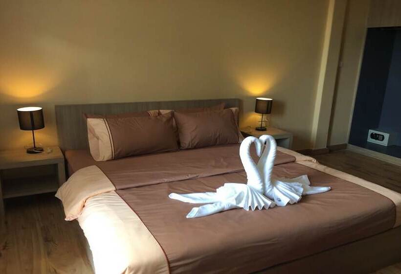 Hotel S A F E Residence Patong