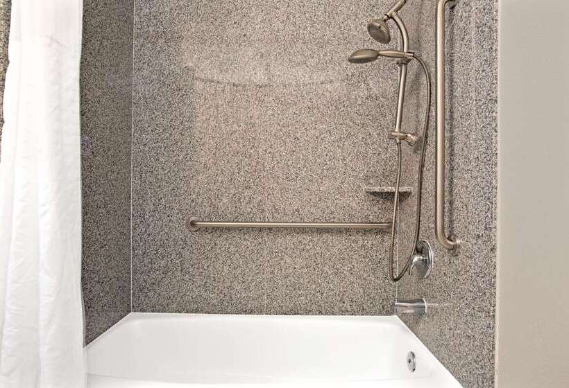 Отель Super 8 By Wyndham Inglewood/lax/la Airport