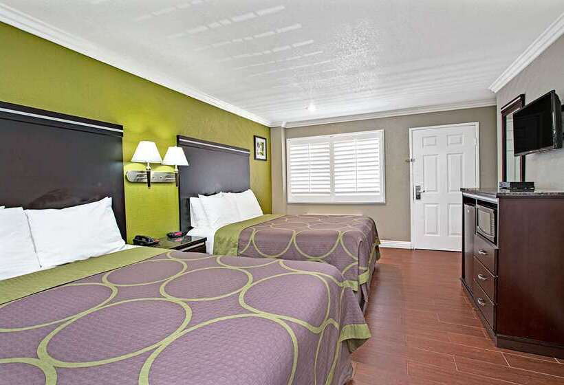 Отель Super 8 By Wyndham Inglewood/lax/la Airport