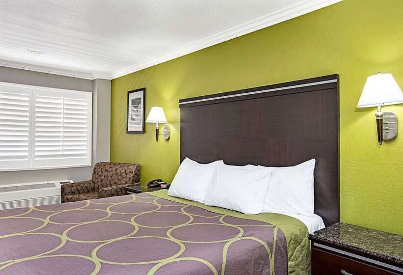 Отель Super 8 By Wyndham Inglewood/lax/la Airport