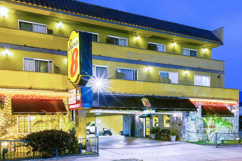 Отель Super 8 By Wyndham Inglewood/lax/la Airport