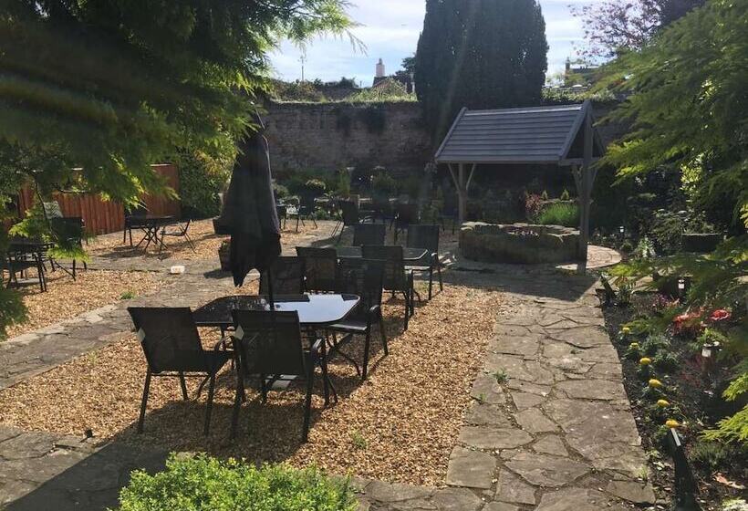 هتل The Kings Arms