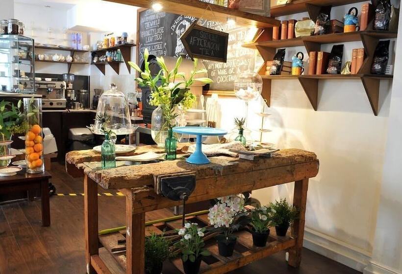 هتل The Kings Arms