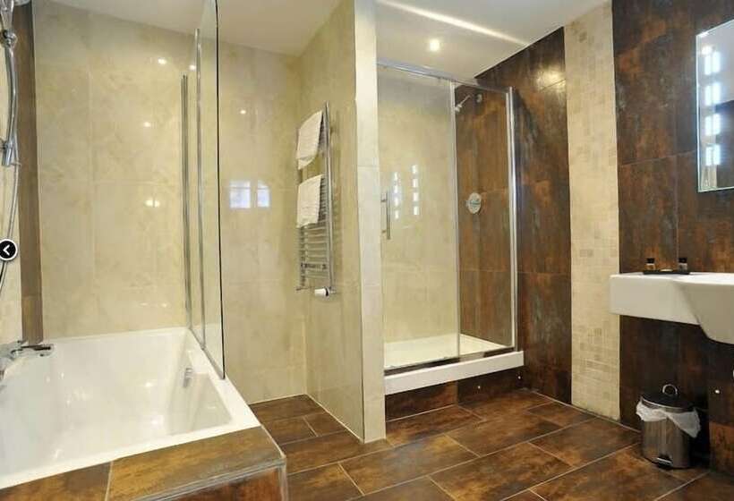 هتل The Kings Arms