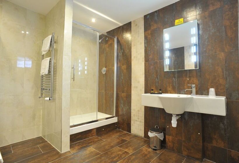 هتل The Kings Arms