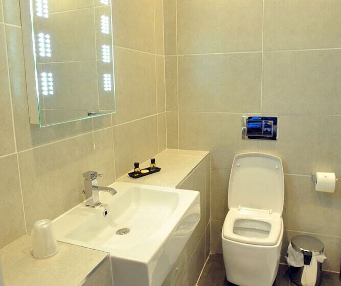 هتل The Kings Arms