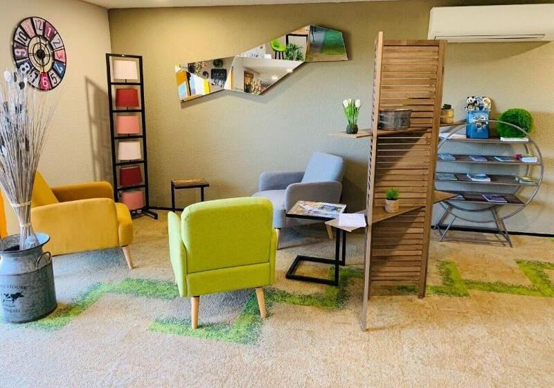 בית מלון כפרי The Originals Access, Bourges Nord Saintdoulchard