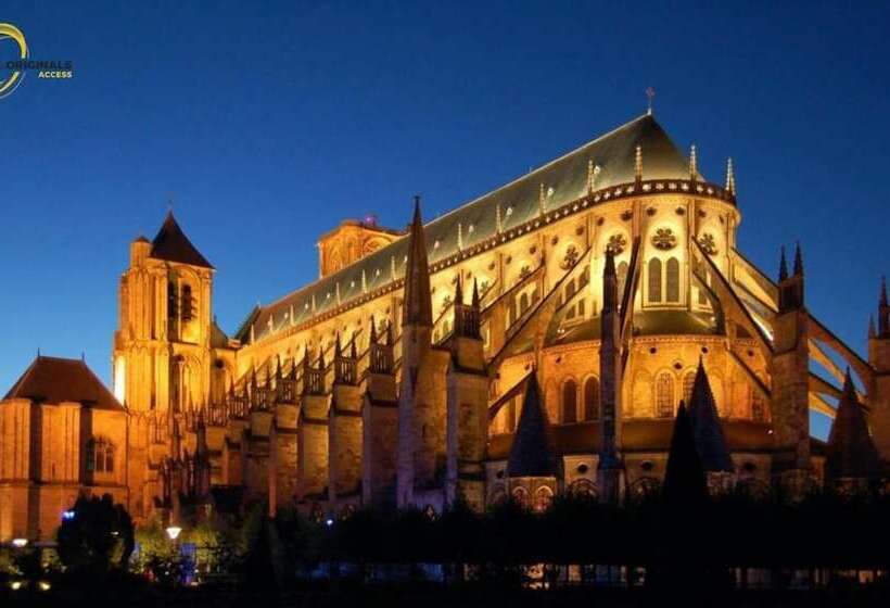 בית מלון כפרי The Originals Access, Bourges Nord Saintdoulchard