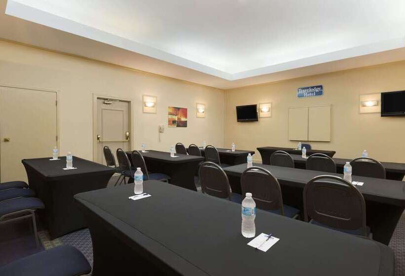 Travelodge Hotel By Wyndham Vancouver Airport