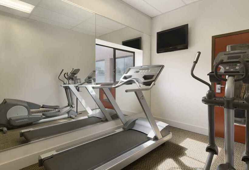 Travelodge Hotel By Wyndham Vancouver Airport