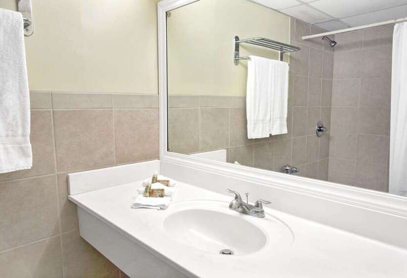 فندق على الطريق Knights Inn Hallandale